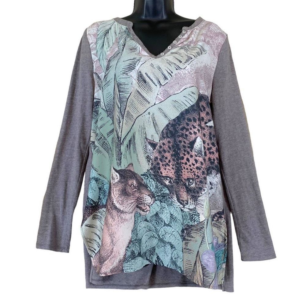 Anthropologie Akemi + Kin Fauna Leopard Jungle Print Henley Top